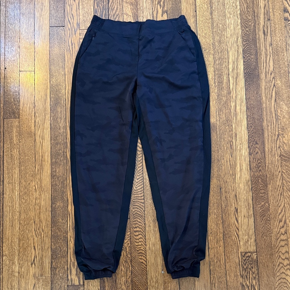 Athleta Brooklyn Lined Joggers, EUC, 10 Tall, Black with subtle camo pattern